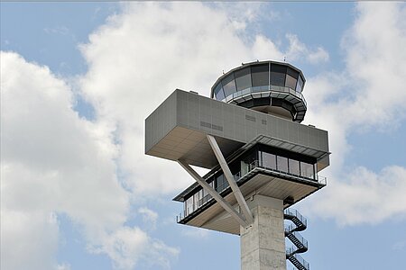 Tower Flughafen BER