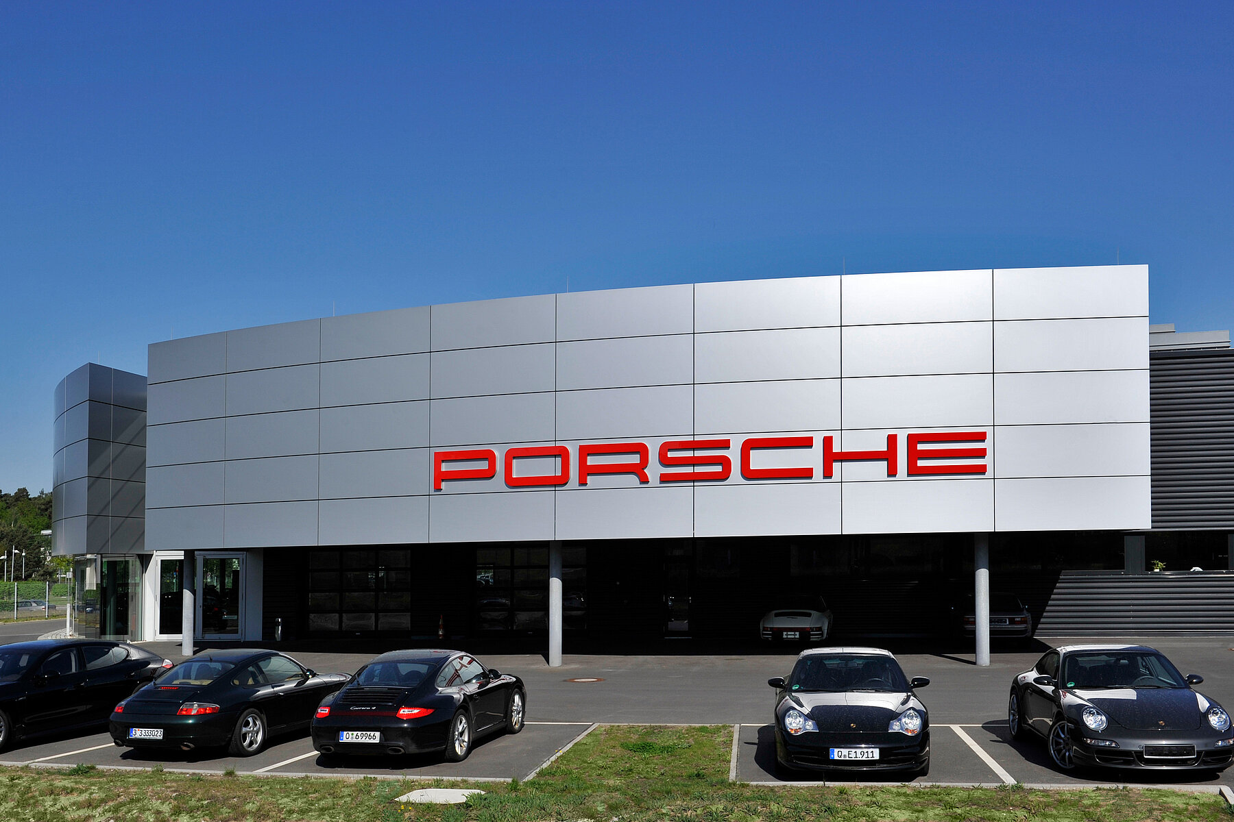 Sportwagenzentrum PORSCHE