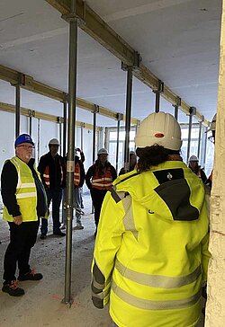 Begehung Studierende Luftschiffhafen Potsdam